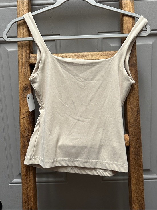 MYCROM AIRNCESS Tops - Sleek Cream Square-Neck Tank Top